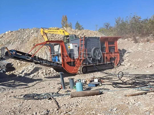 履带式移动分体破碎站