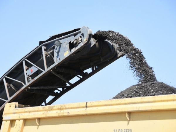 ​移动破碎机的五大特点和应注意的问题